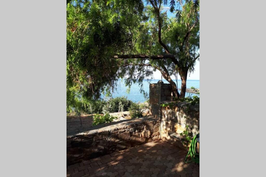 Traditional Stone House By The Sea... Kapetanianá Екстериор снимка