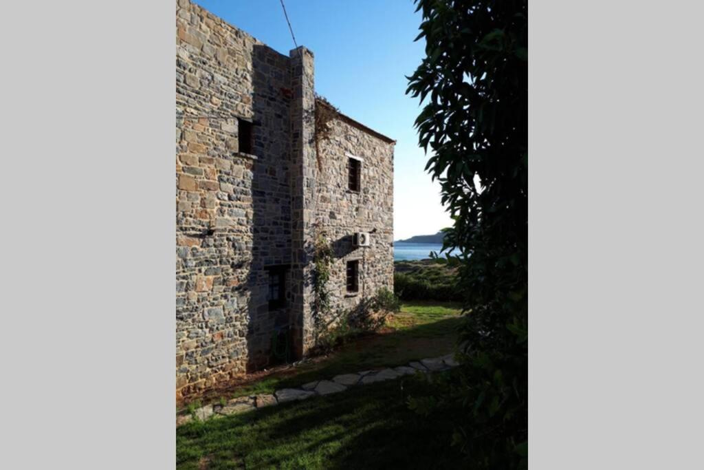 Traditional Stone House By The Sea... Kapetanianá Екстериор снимка