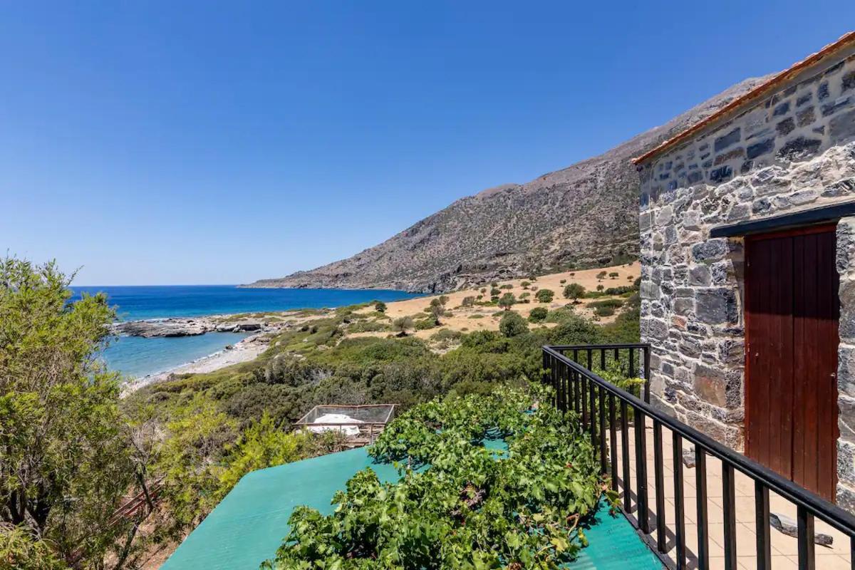 Traditional Stone House By The Sea... Kapetanianá Екстериор снимка