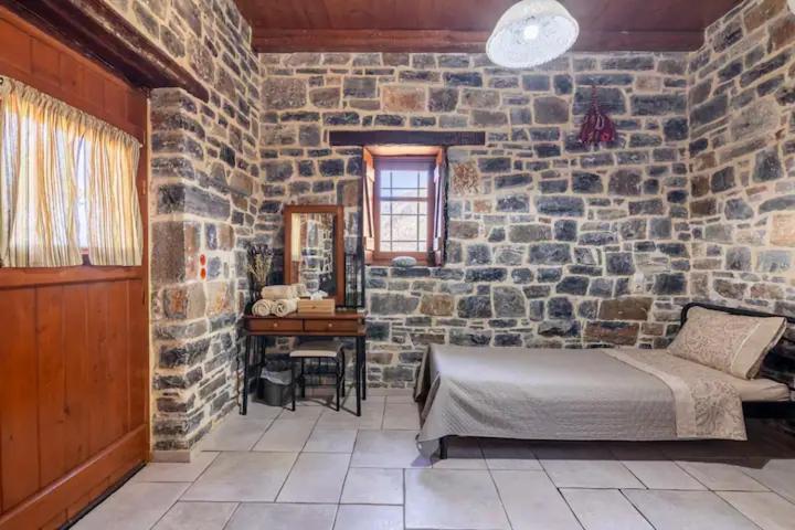 Traditional Stone House By The Sea... Kapetanianá Екстериор снимка